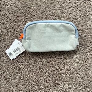 brand new (tags on) lulu lemon belt bag